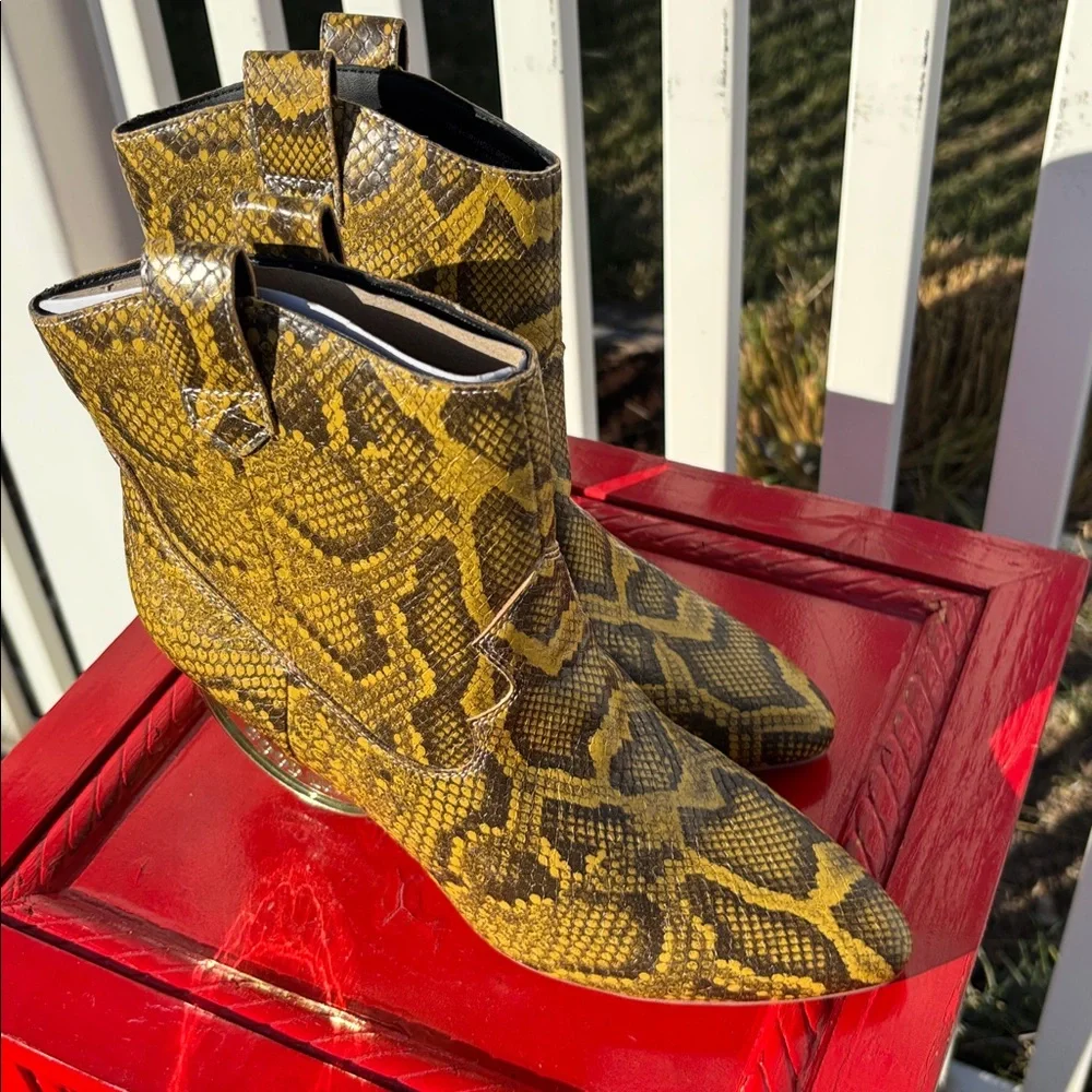 Katy Perry Collections horseshoe bootie